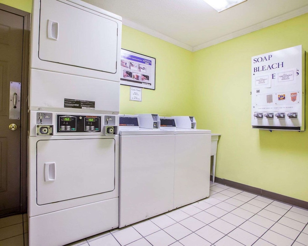 Quality Inn Saint Louis Airport 8/43