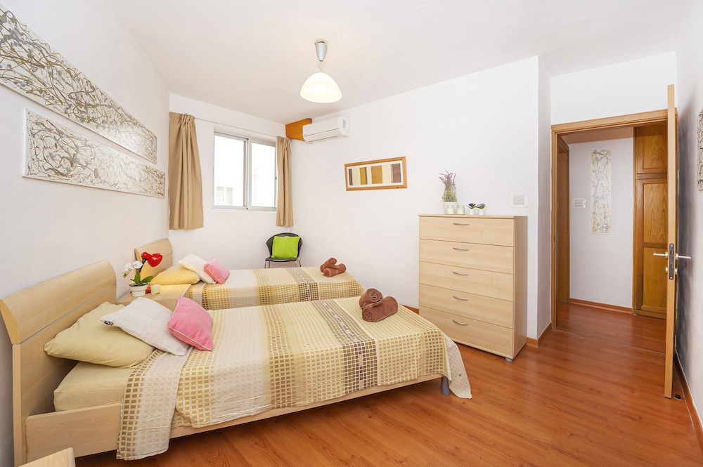 Spinola Bay Apartment 13/40