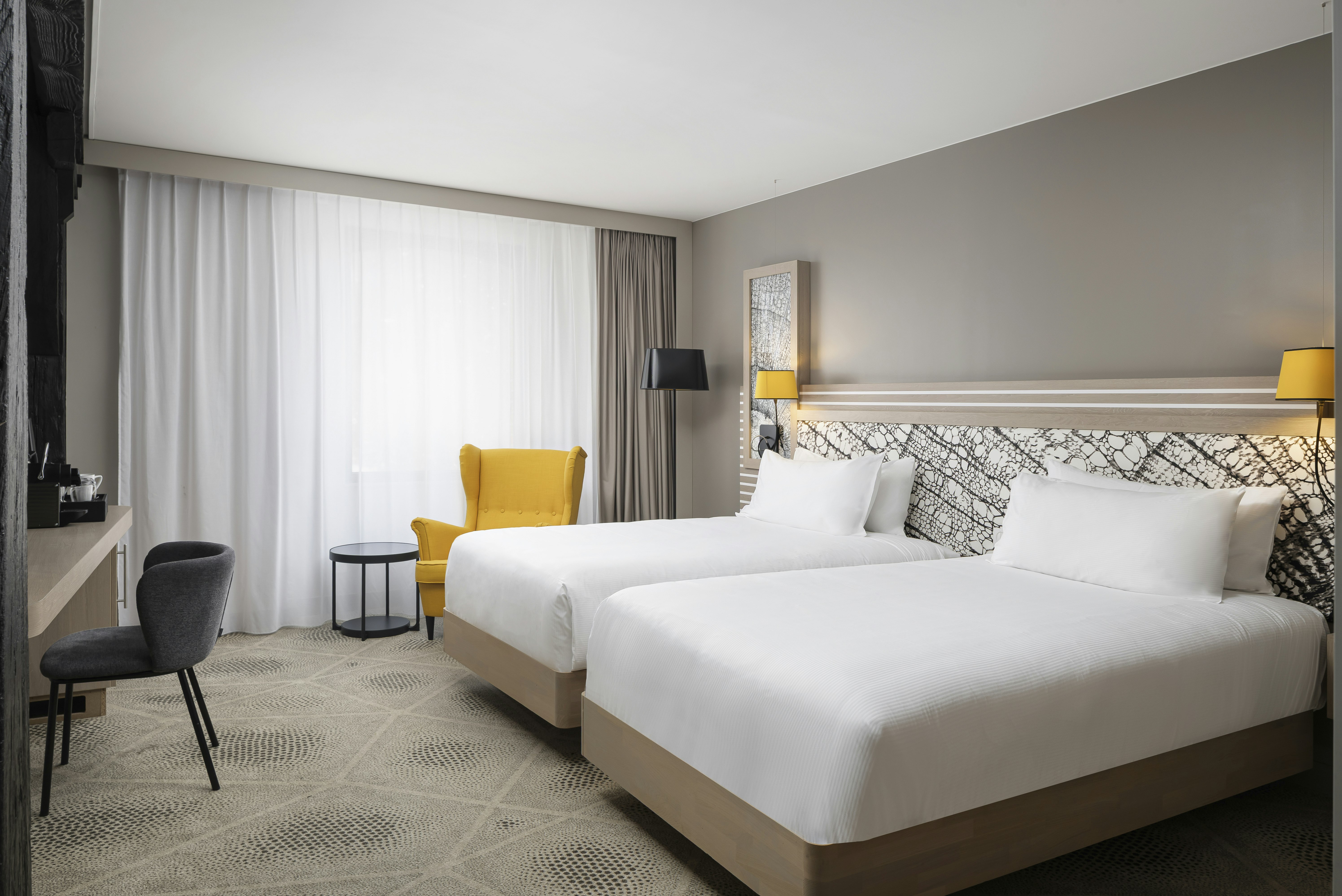 DELUXE, TWIN BEDS
