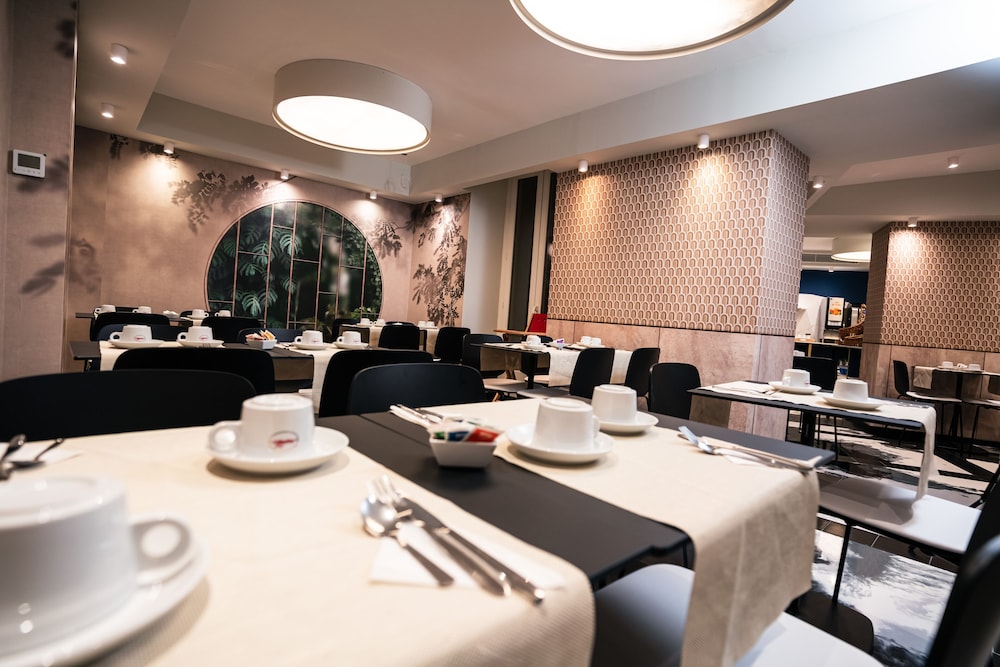 Hotel Univers 43/50