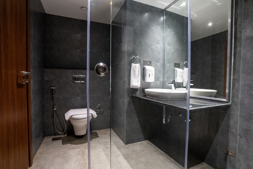 Lilac Hotel, Guruvayur 46/49
