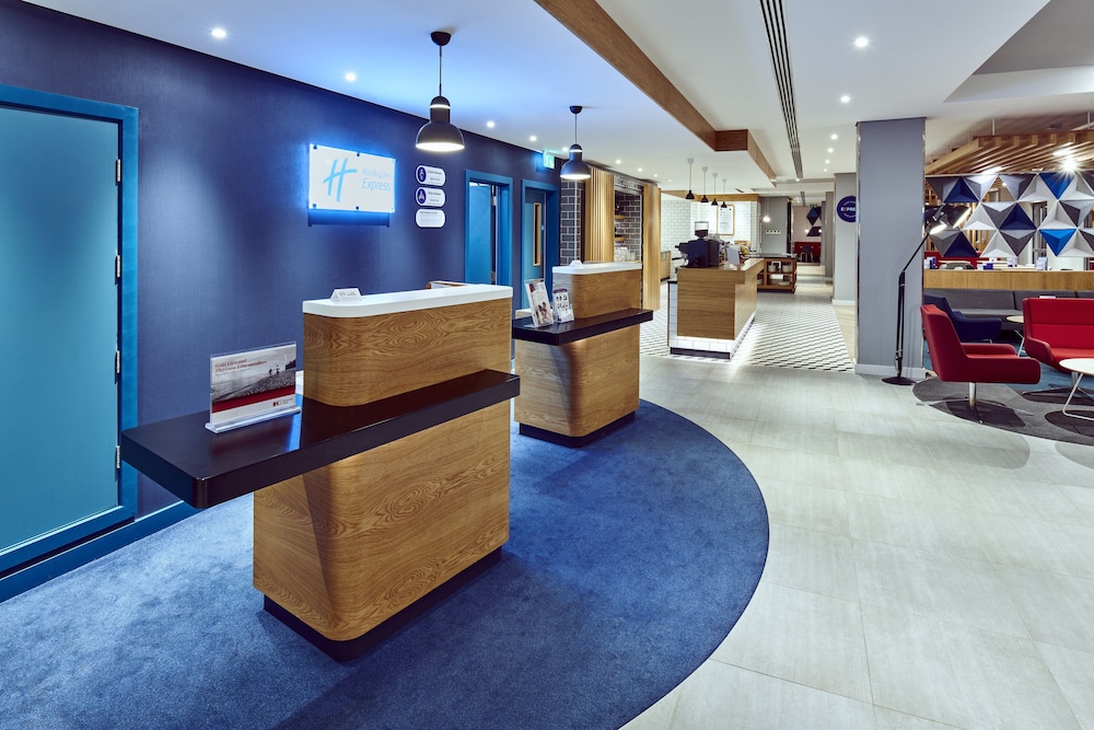 Holiday Inn Express Gibraltar 5/48