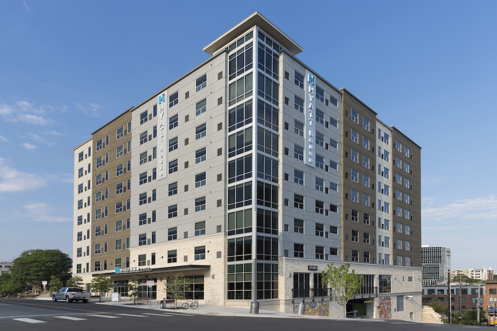 Hyatt House Austin Downtown 6/68