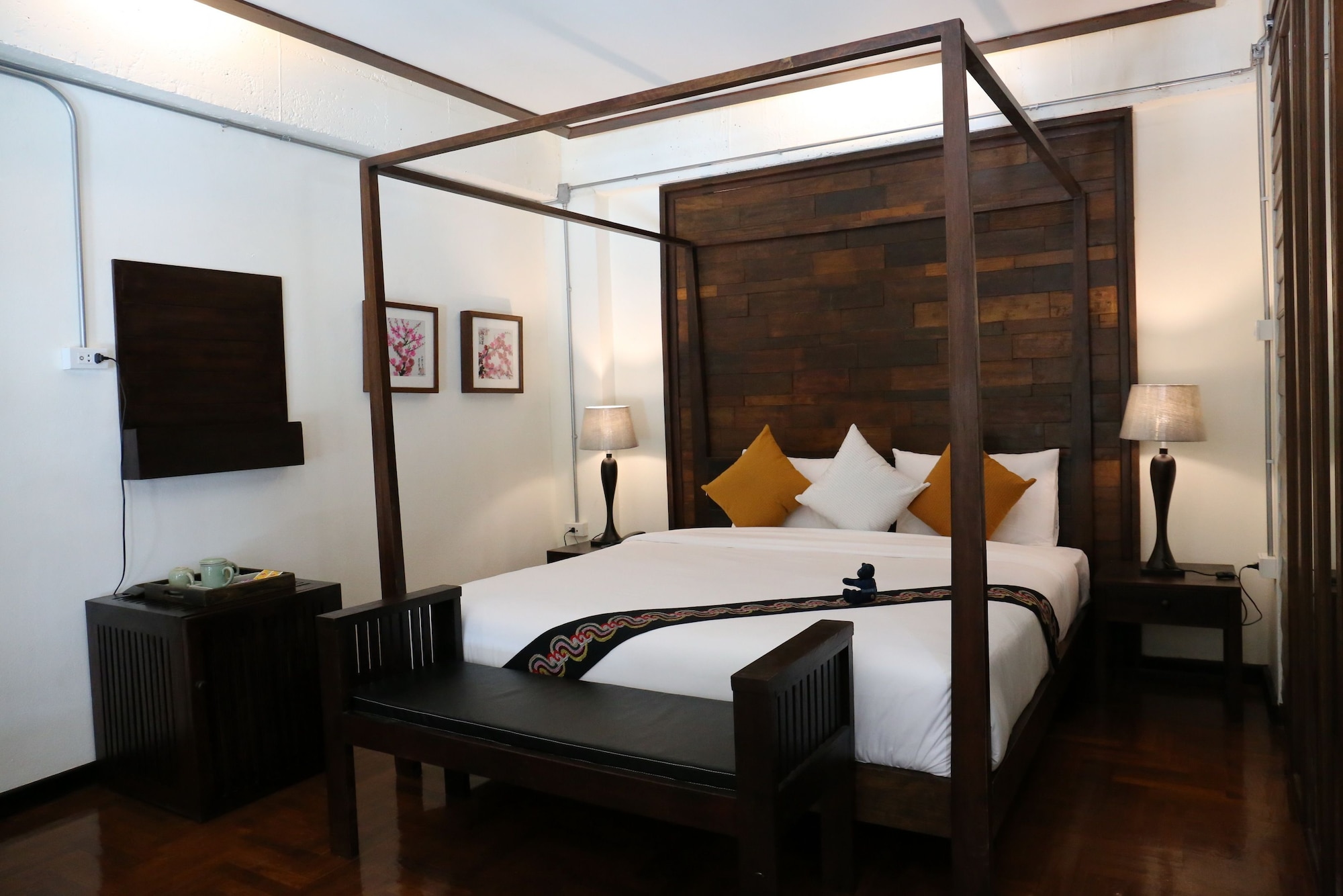 DELUXE, DOUBLE BED, BALCONY