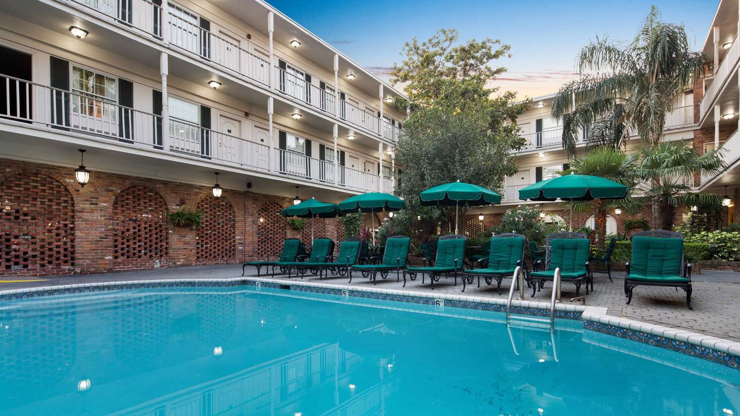 Best Western Plus French Quarter Courtyard Hotel 4/54