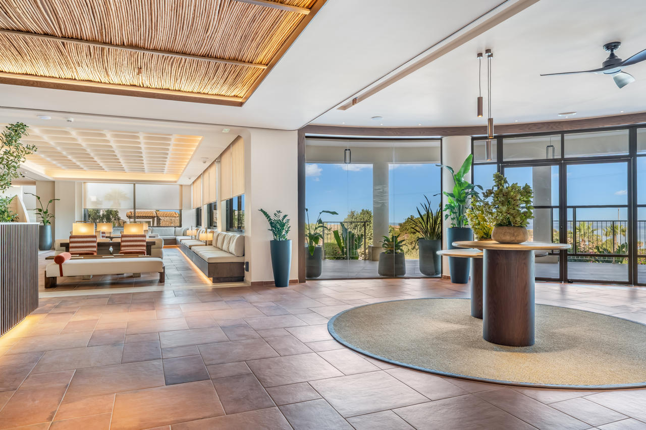 Kouros Palace Active Lifestyle Hotel 108/157