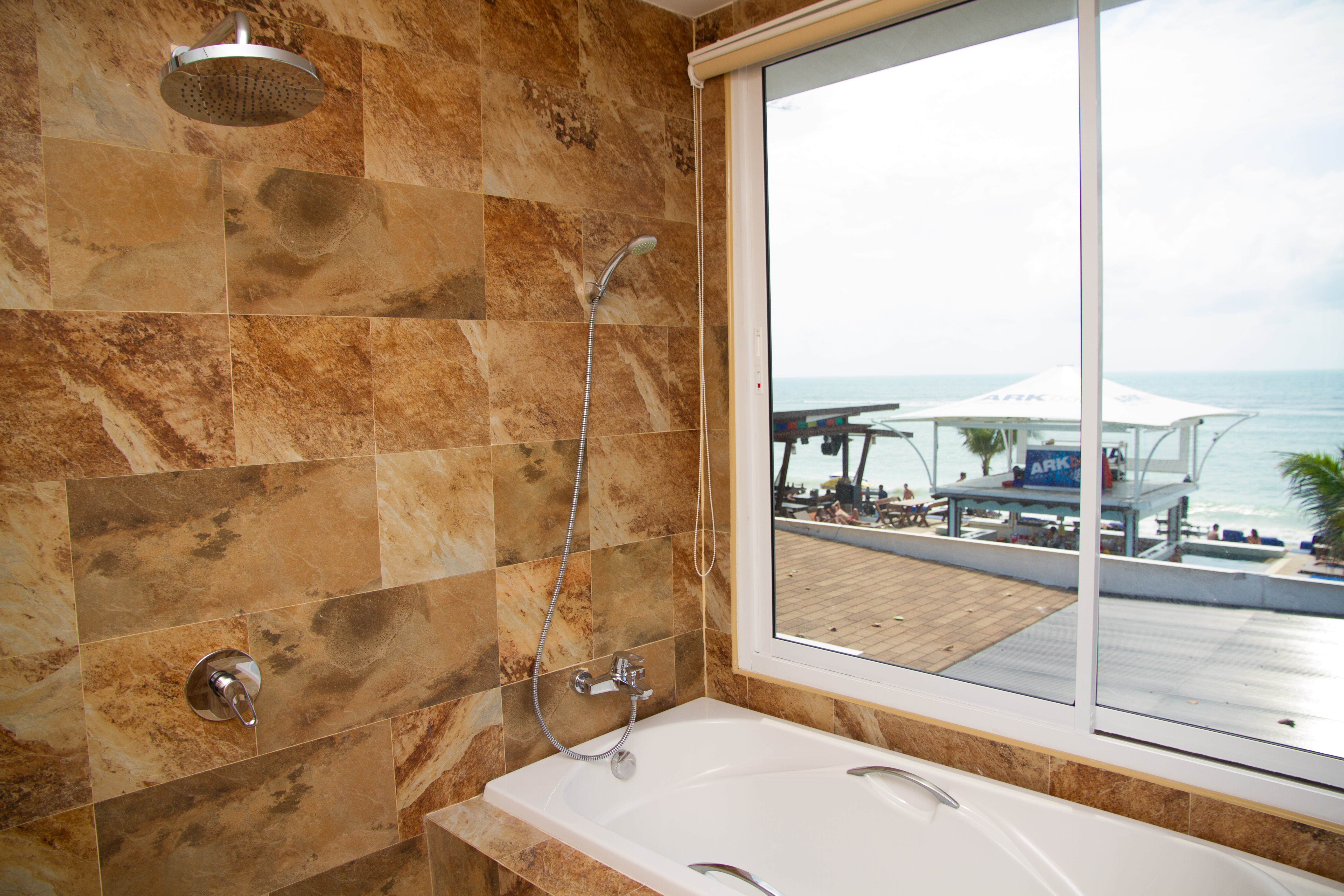 Ark Bar Beach Resort 63/64