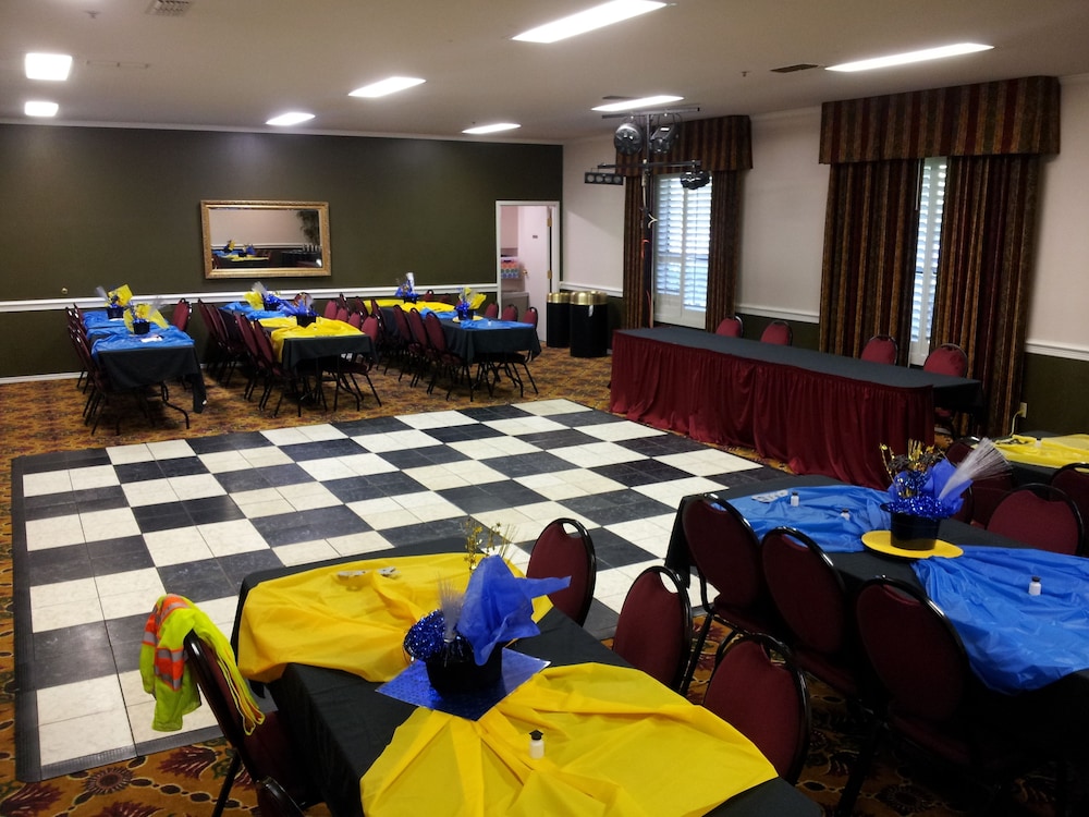 Ashmore Inn and Suites 46/61