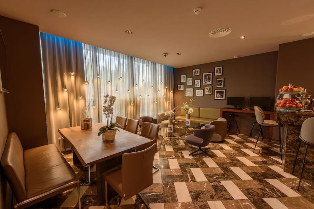 The Frankfurt Hotel 51/64