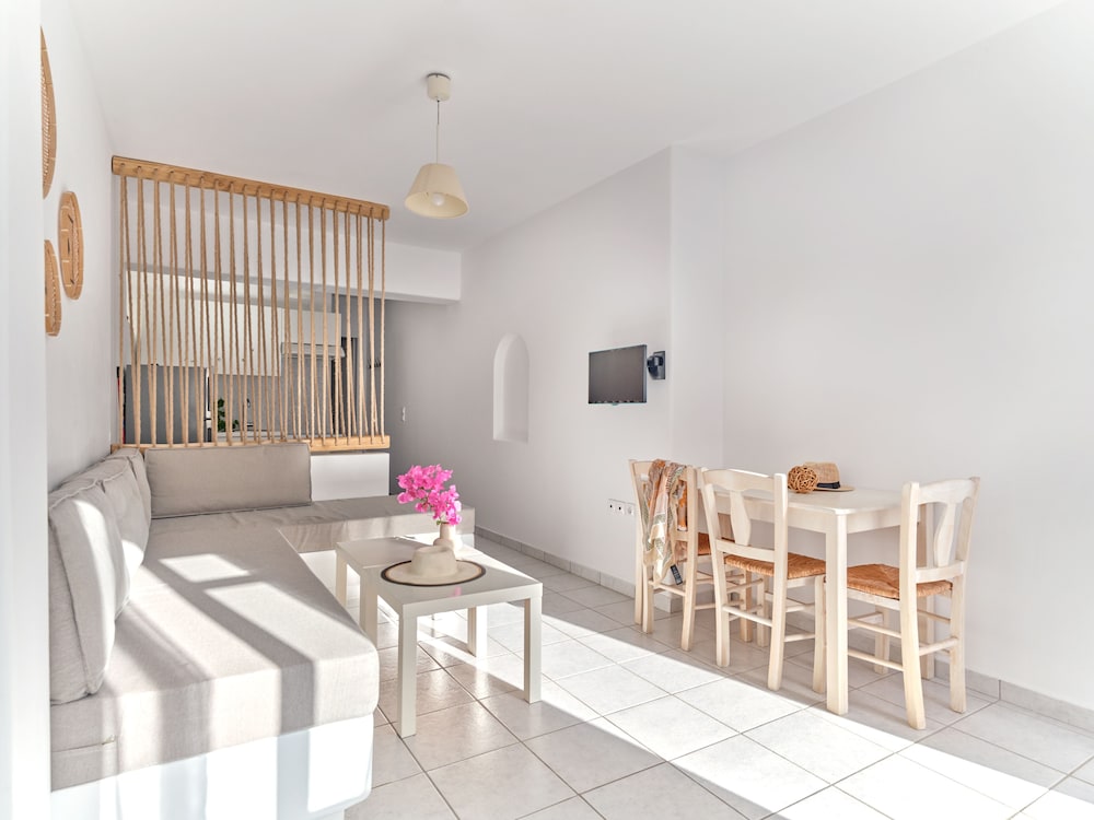 Cleopatra Homes 33/50