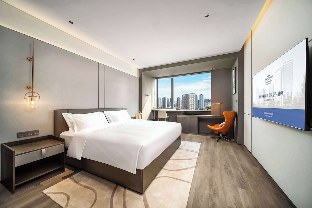 ROOM, KING BED, ACCESSIBLE