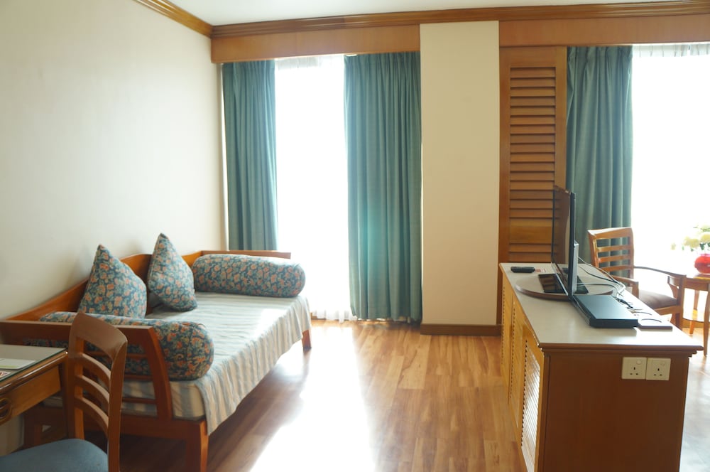 Sabah Oriental Hotel 44/69