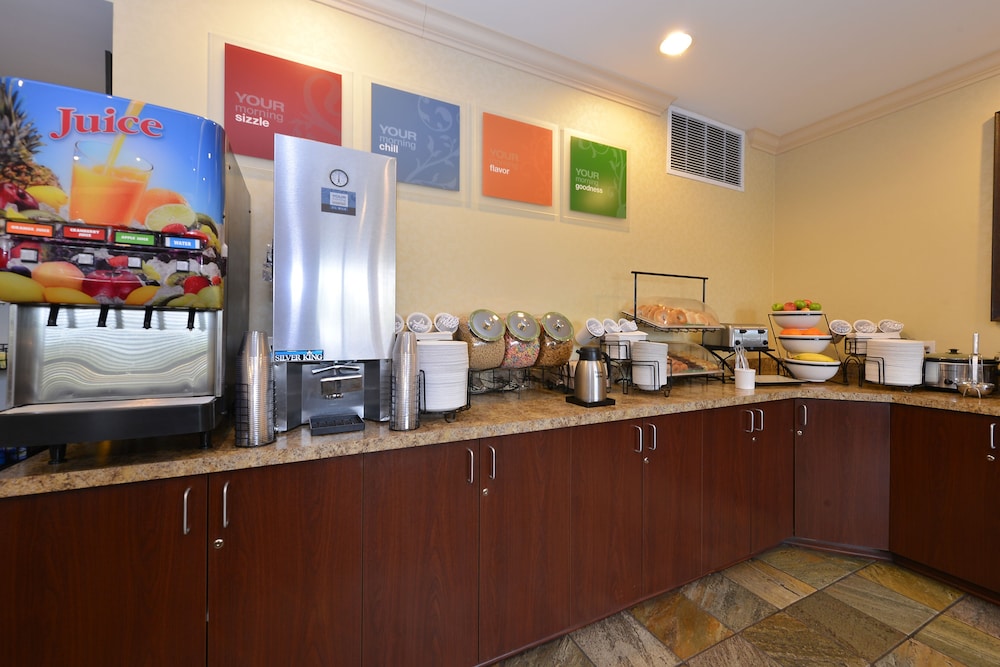 Comfort Inn and Suites McMinnville Wine Country 25/35