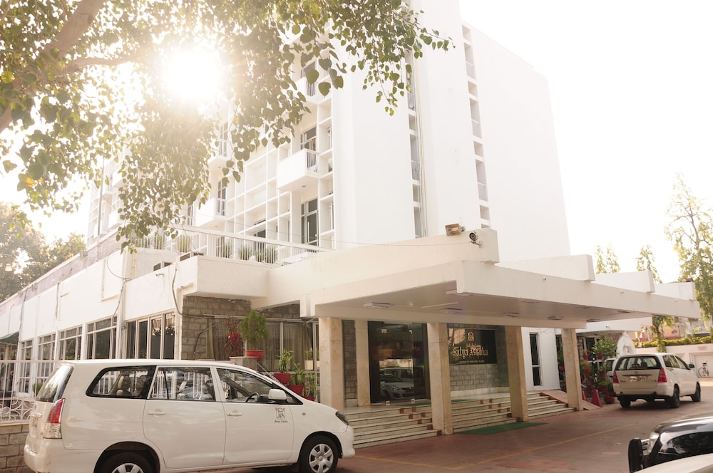 HOTEL SATYA ASHOKA 34/38