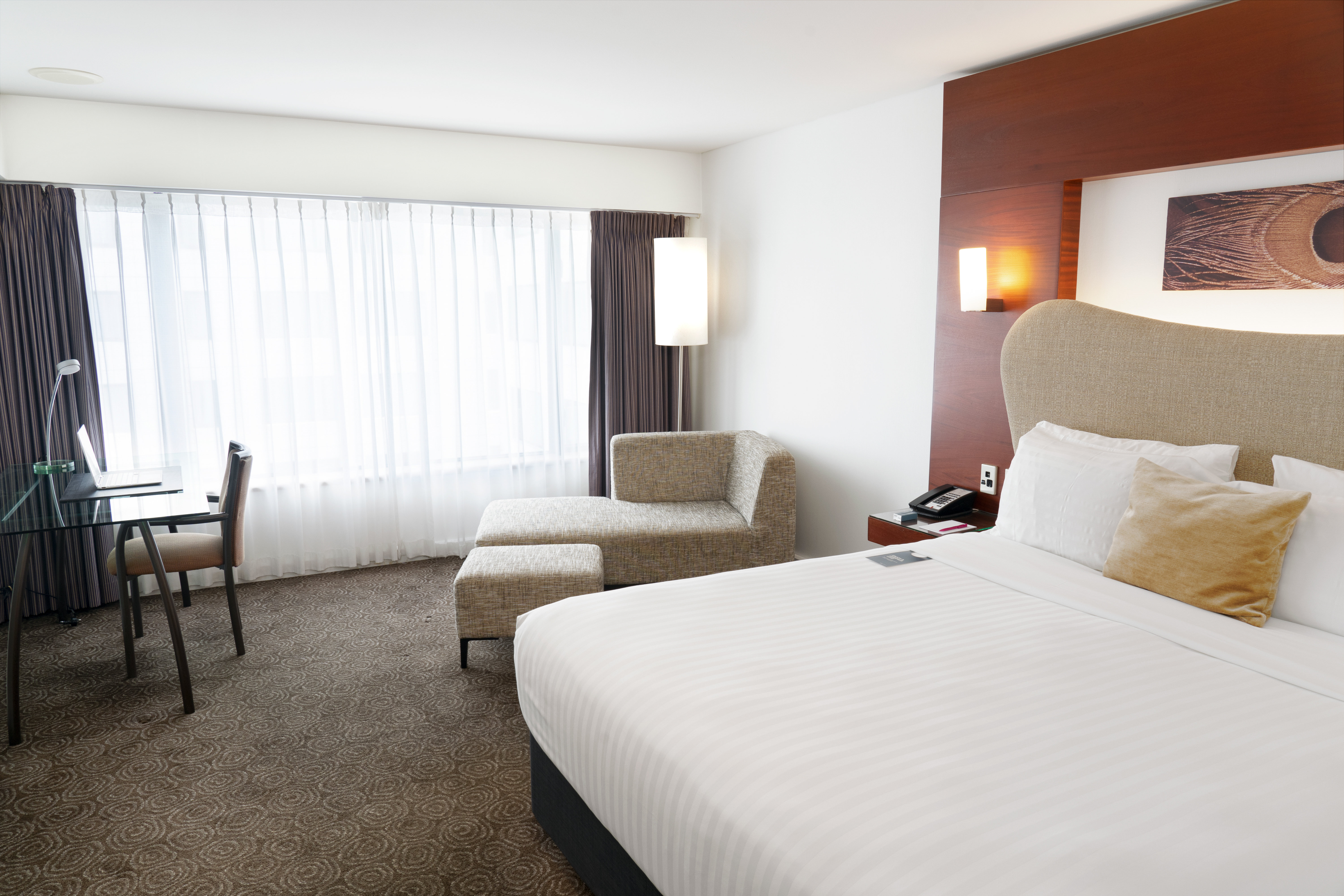 Crowne Plaza Auckland 24/77