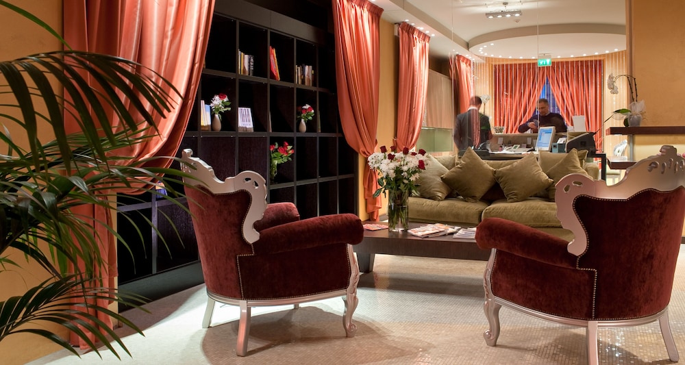 Fiume Hotel 32/53