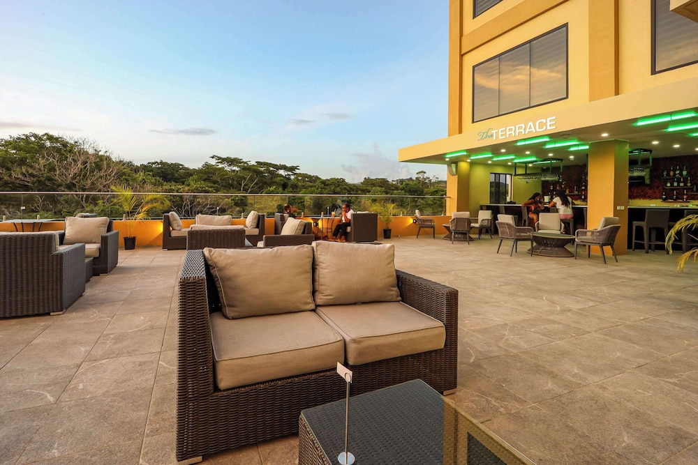 Comfort Inn & Suites Tobago 31/50