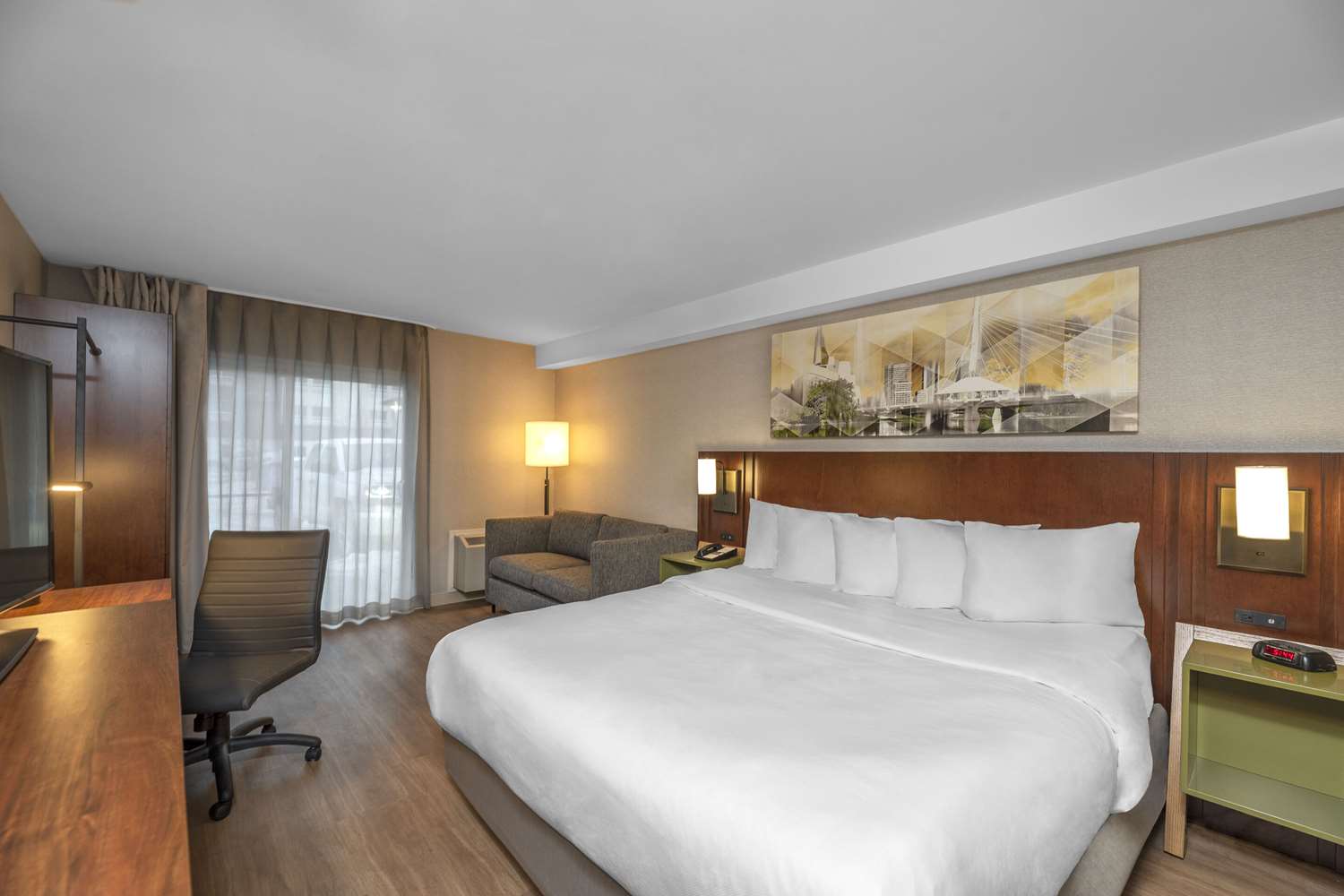 Upgrade, Business, King Bed، Comfort Inn Sudbury East 3/9