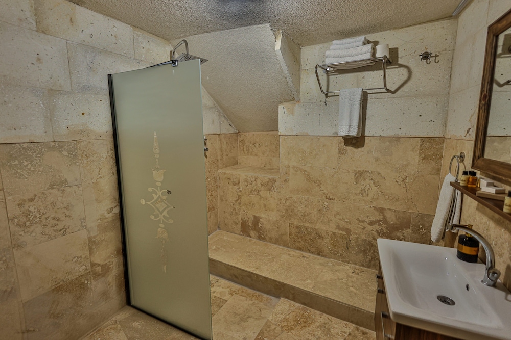 Caveadocia Stone Cave Hotel 29/36