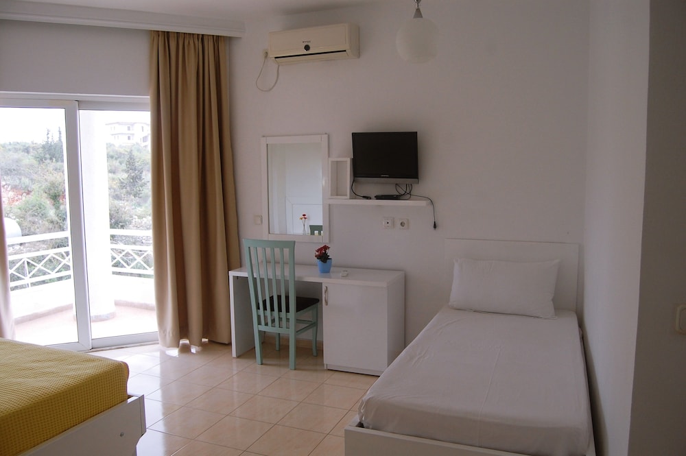 Hotel Saranda 39/79
