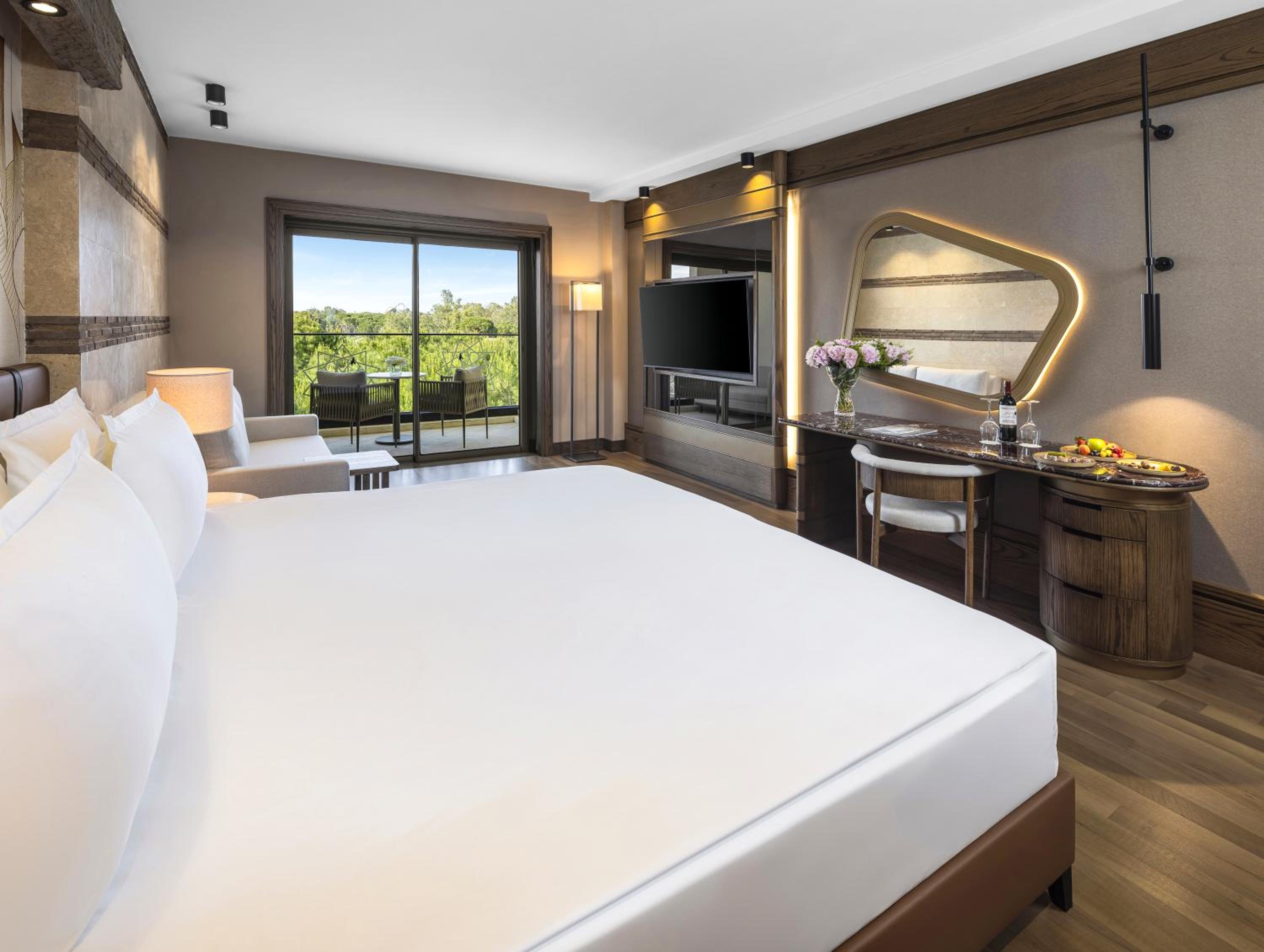 Superior, Single Bed, Golf Course View
