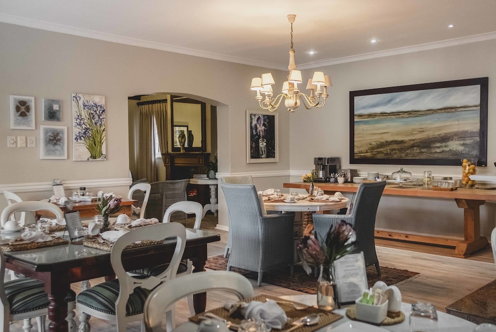 Admiralty Beach House 25/50