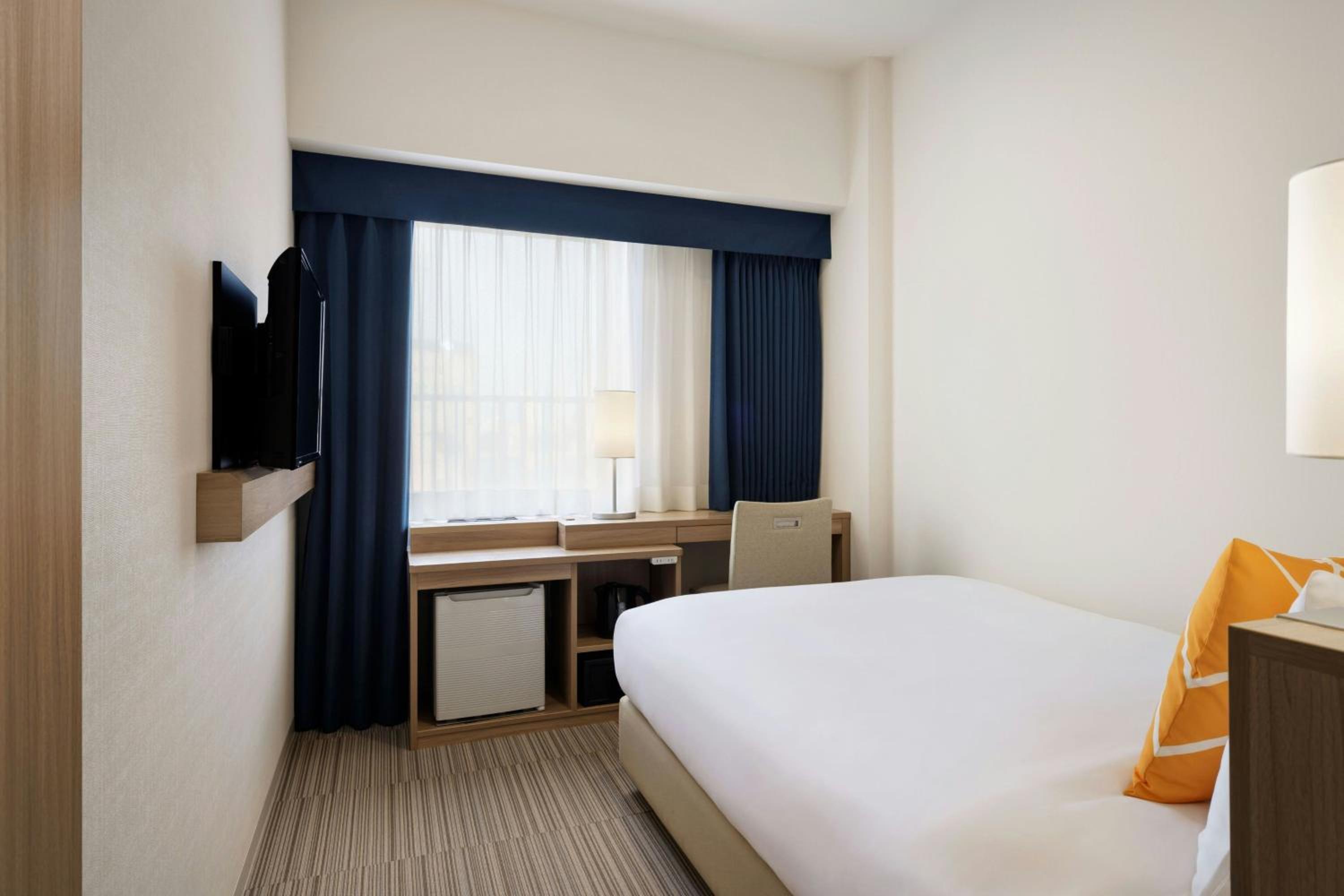 Room, Single Bed, Small