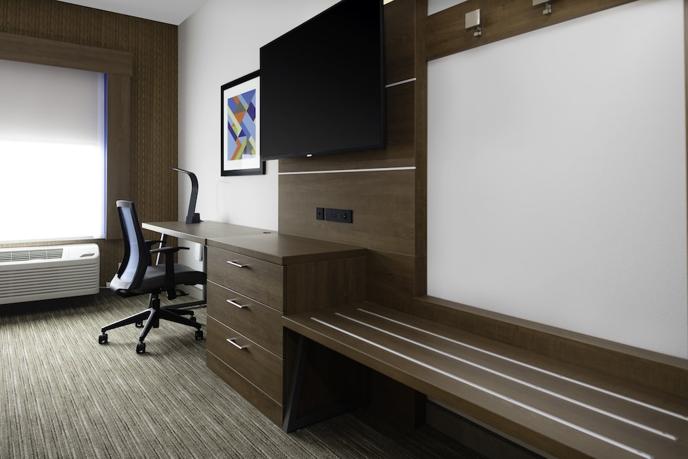 Holiday Inn Express Suites the Dalles 49/53