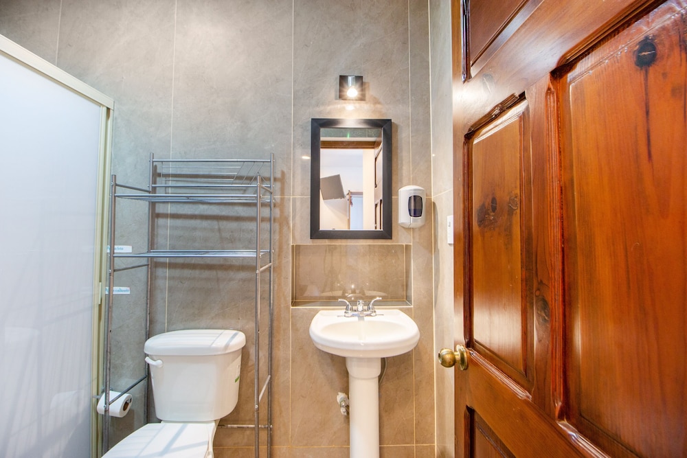 Capital O Hotel San Jose, San Luis Potosi 33/37