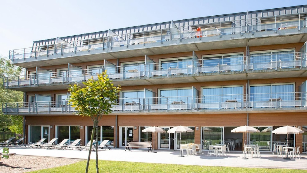 Residence Vacanceole Le Domaine du Mont in ROZ-SUR-COUESNON