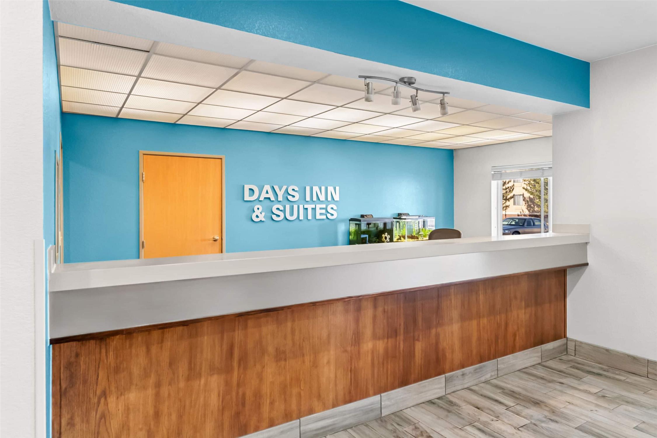 Days Inn & Suites By Wyndham Castle Rock 5/19