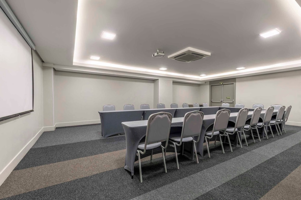 SJ Premium Hotels By Atlantica (ex. Hilton Garden Inn Goiania) 74/85
