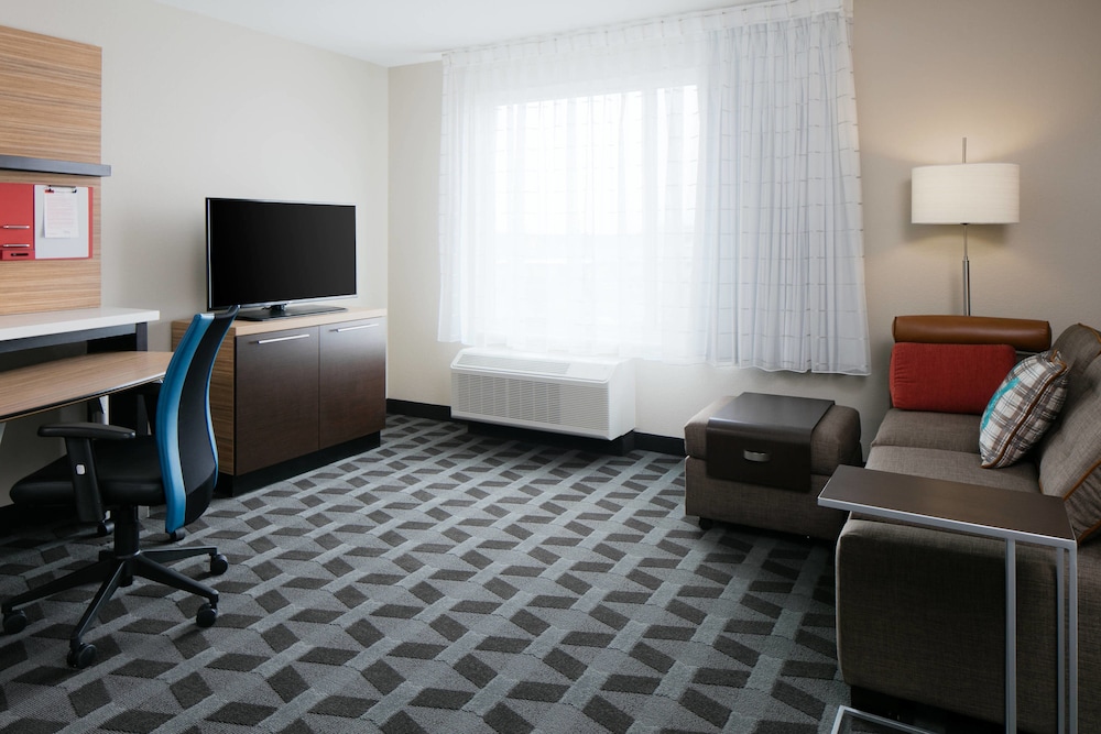 TOWNEPLACE SUITES KANSAS CITY AIRPORT 20/40
