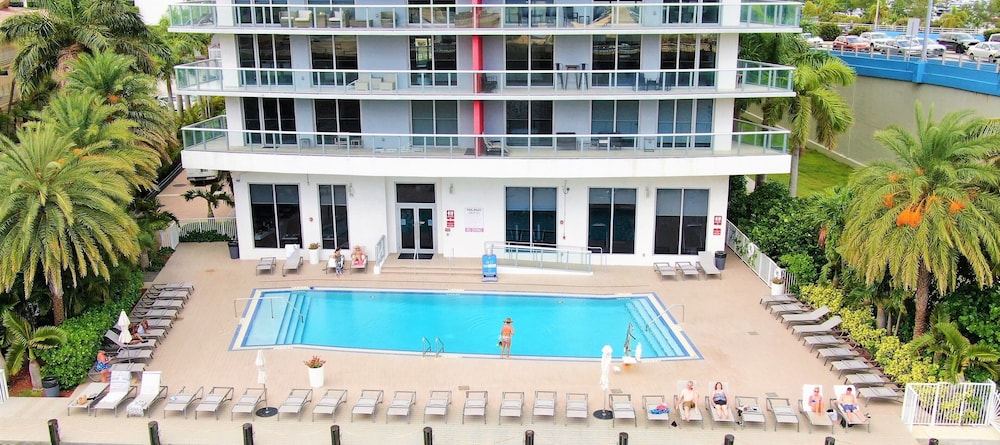 Beachwalk Elite Hotels Resorts 8/50