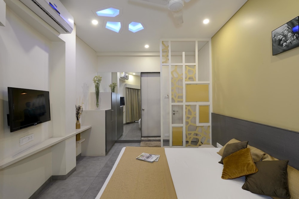 Hotel Rajmahal 12/20