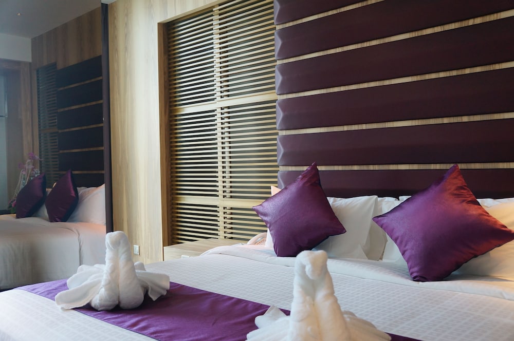 Greens Hotel And Suites 48/65