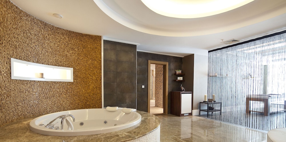 Ikbal Thermal Hotel And Spa 40/74