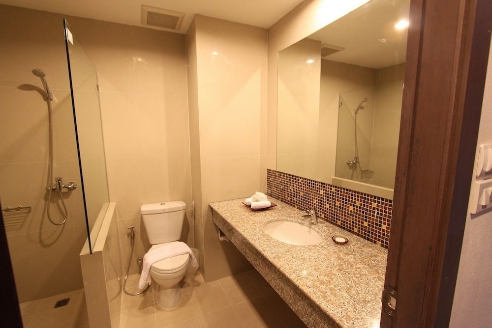 S Tara Grand Hotel 42/44