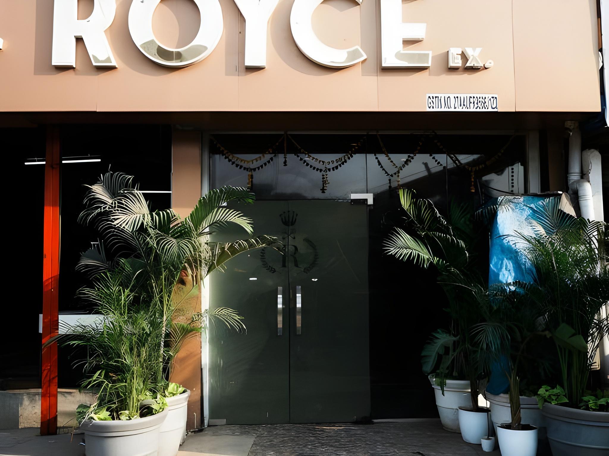 Hotel Royce Executive, Near US Consulate 5/28