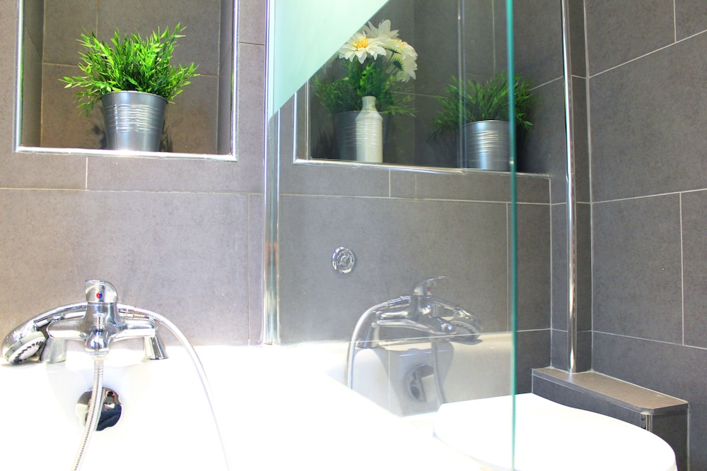 Borough Market Apartments 24/25