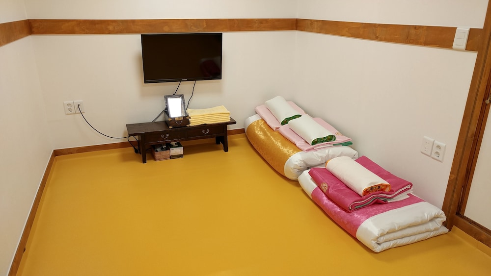 So Hyeon Dang Hanok Guesthouse 37/67