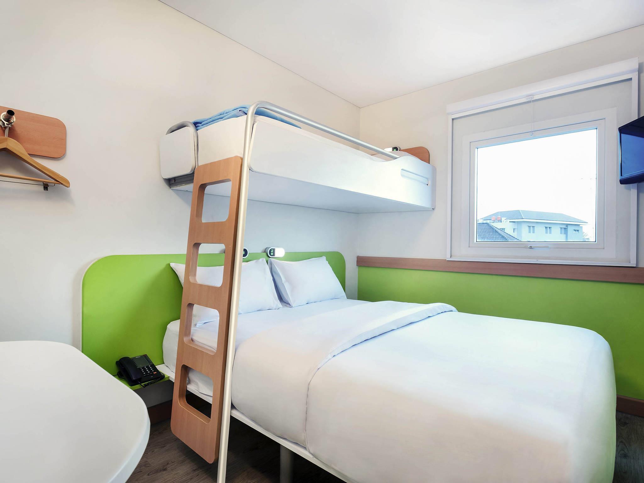 Room, Bunk Bed
