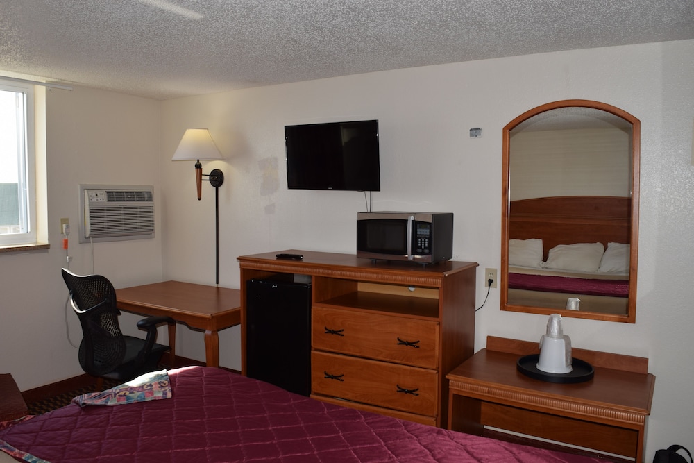 Americas Best Value Inn Jefferson City 25/33