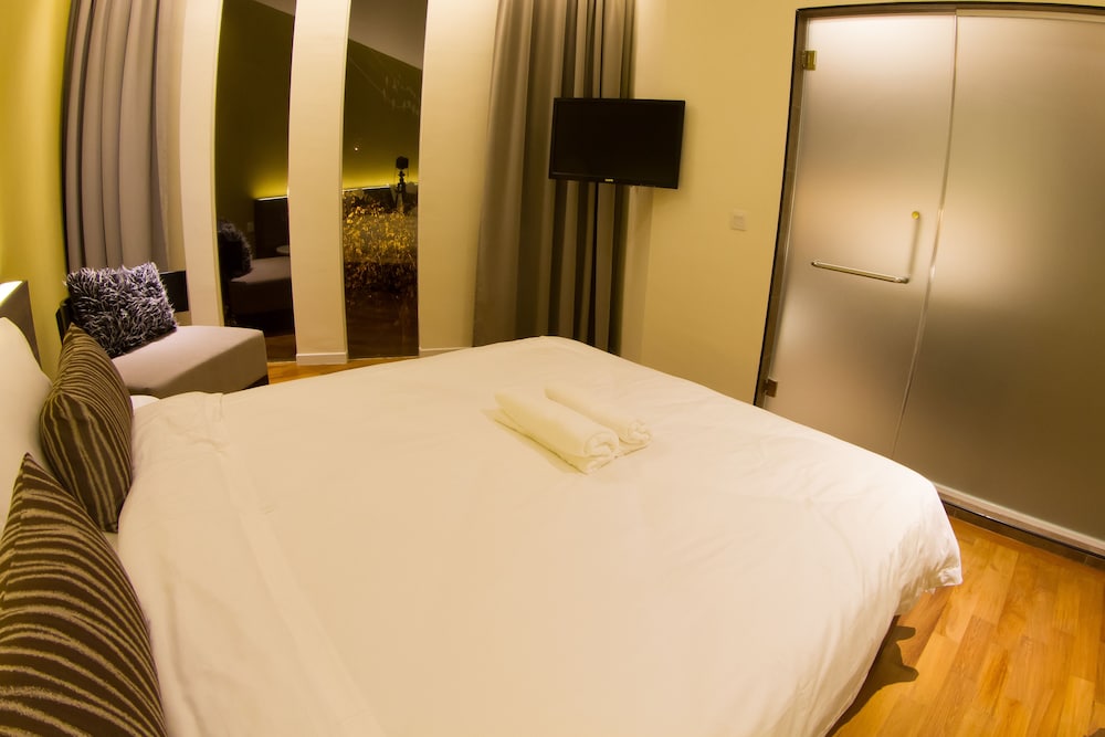 Mood Hotel 16/71