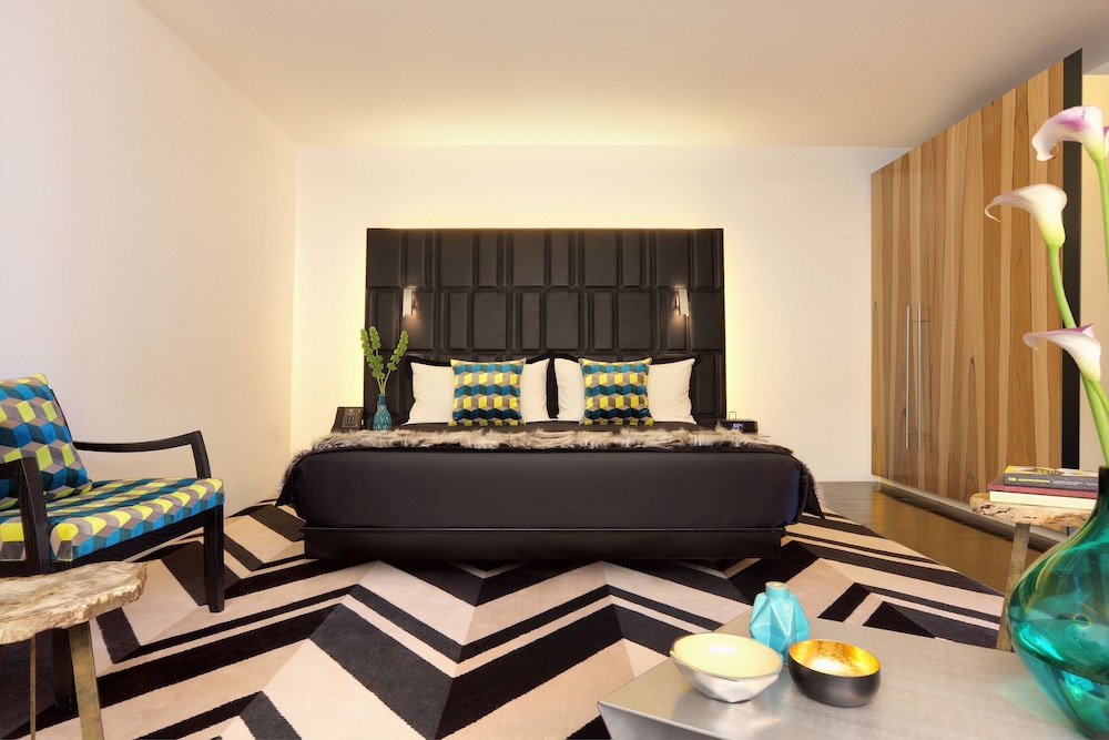 Adelphi Hotel 43/59