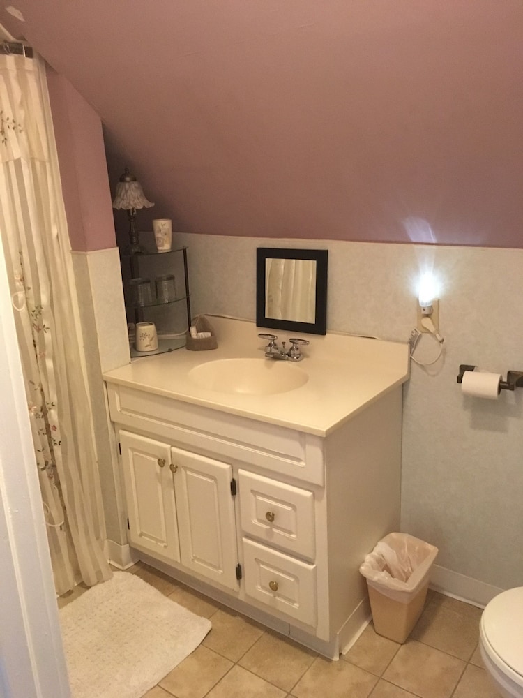 Victorian Charm Inn 19/47