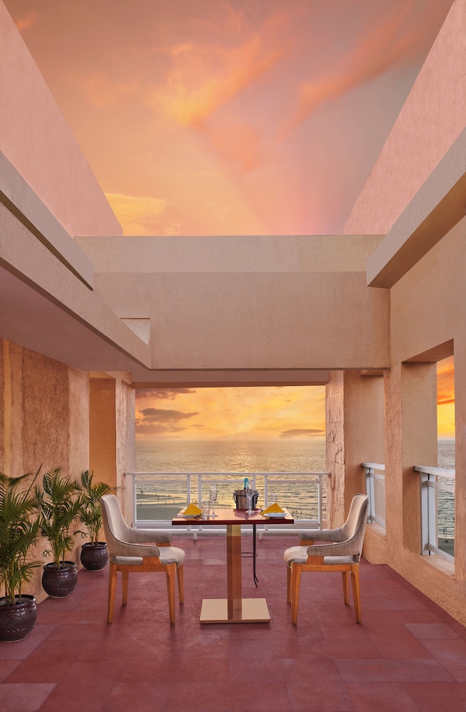THE RESORT 42/77