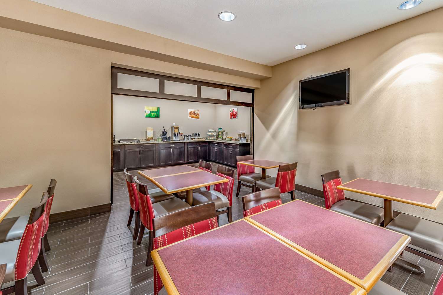 restaurant cafeteria