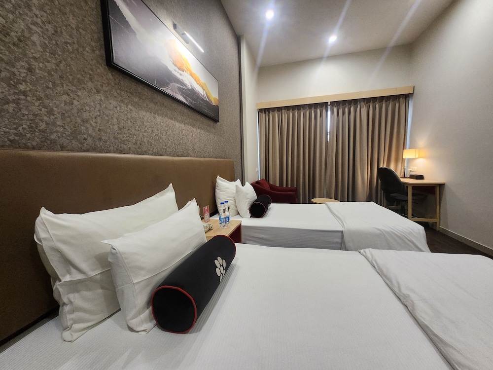 Mastiff Hotel, Ankleshwar 18/60