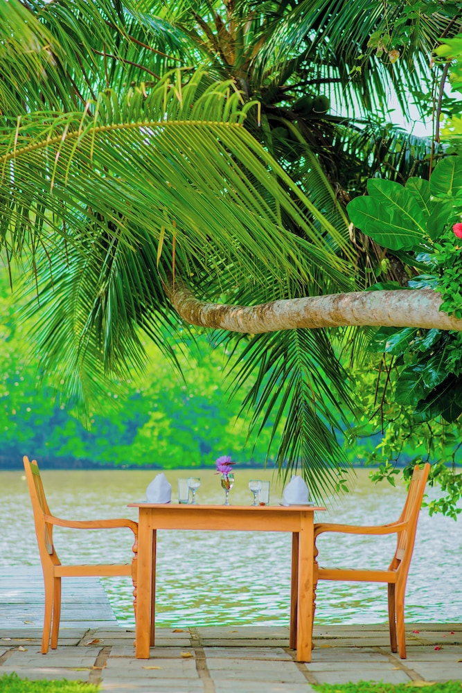Lagoon Bentota 26/37